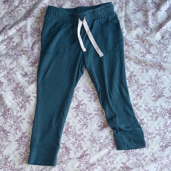 Girl’s 2T Winter Bundle | 13 Items - Picture 9 of 16